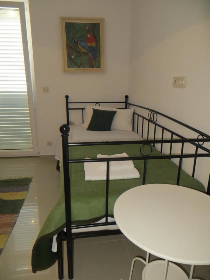 Apartments Lucija Brela Exterior photo