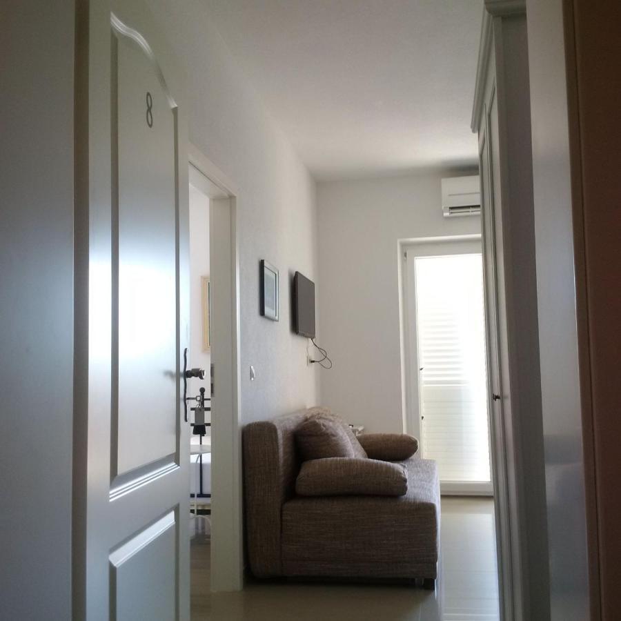 Apartments Lucija Brela Exterior photo